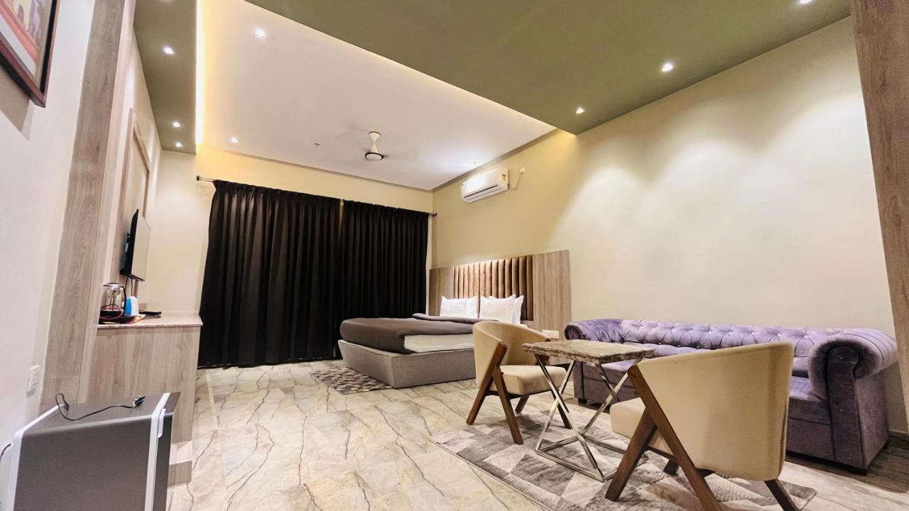 Sargawa The Palace Resort Ambikapur Экстерьер фото